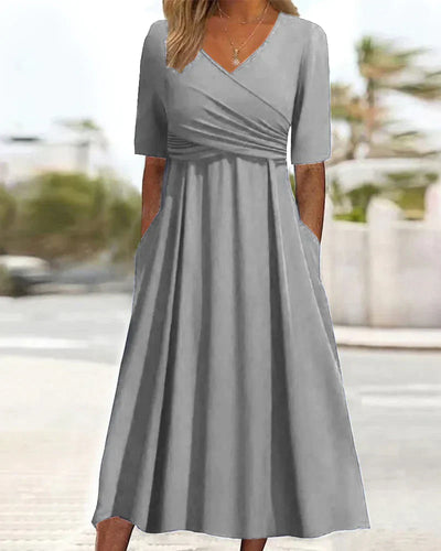 Alloura Kjole – Korte Ærmer, V-Hals, Elegant Design-3